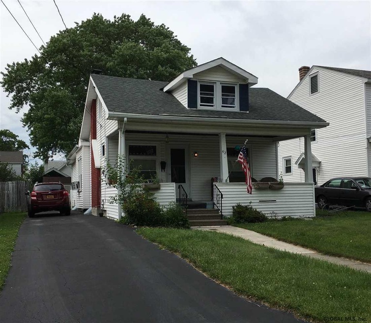 42 Edgecomb St, Albany, NY 12209 - photo 1