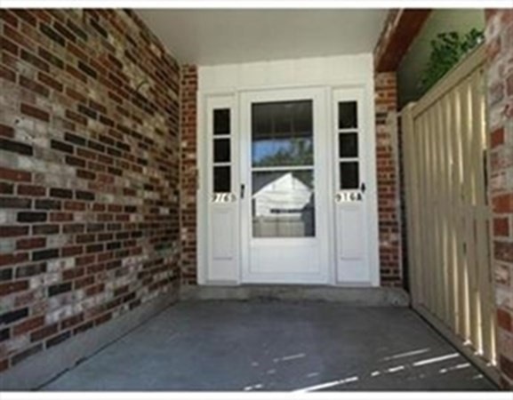 916 B Windsor Dr N unit 916B, Framingham, MA 01701 - photo 1