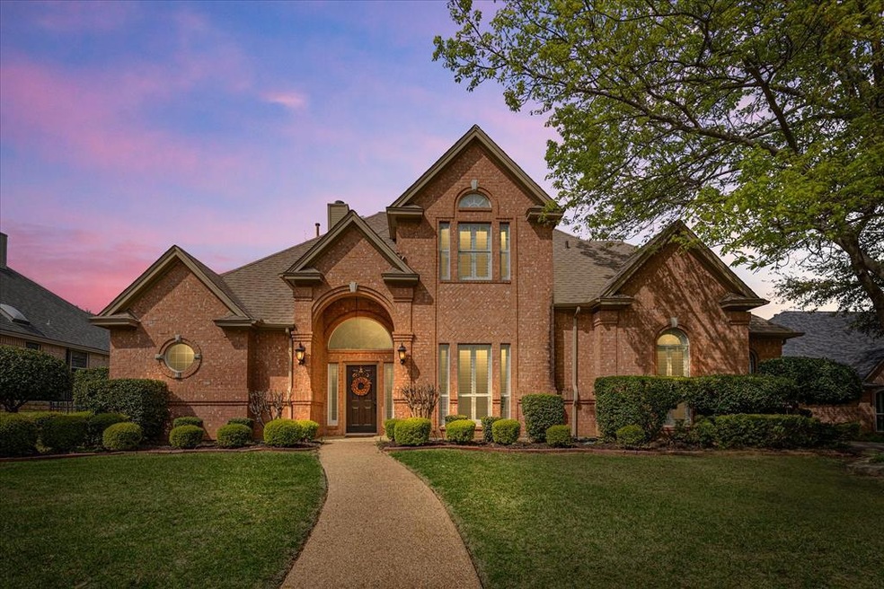 1636 Oak Creek Dr, Hurst, TX 76054 - photo 1