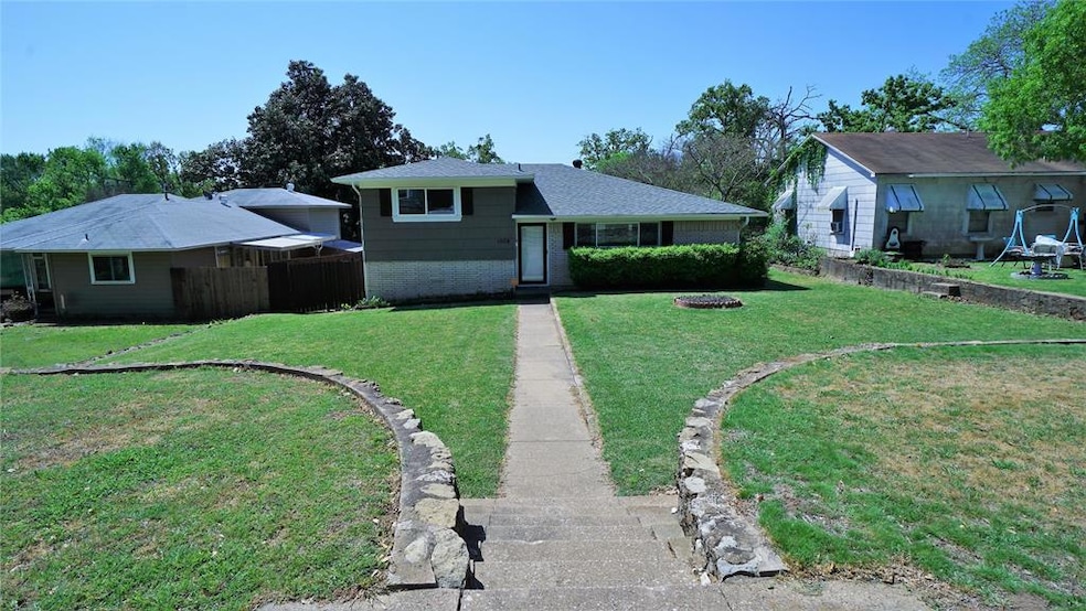 1504 W Day St, Denison, TX 75020 - photo 1