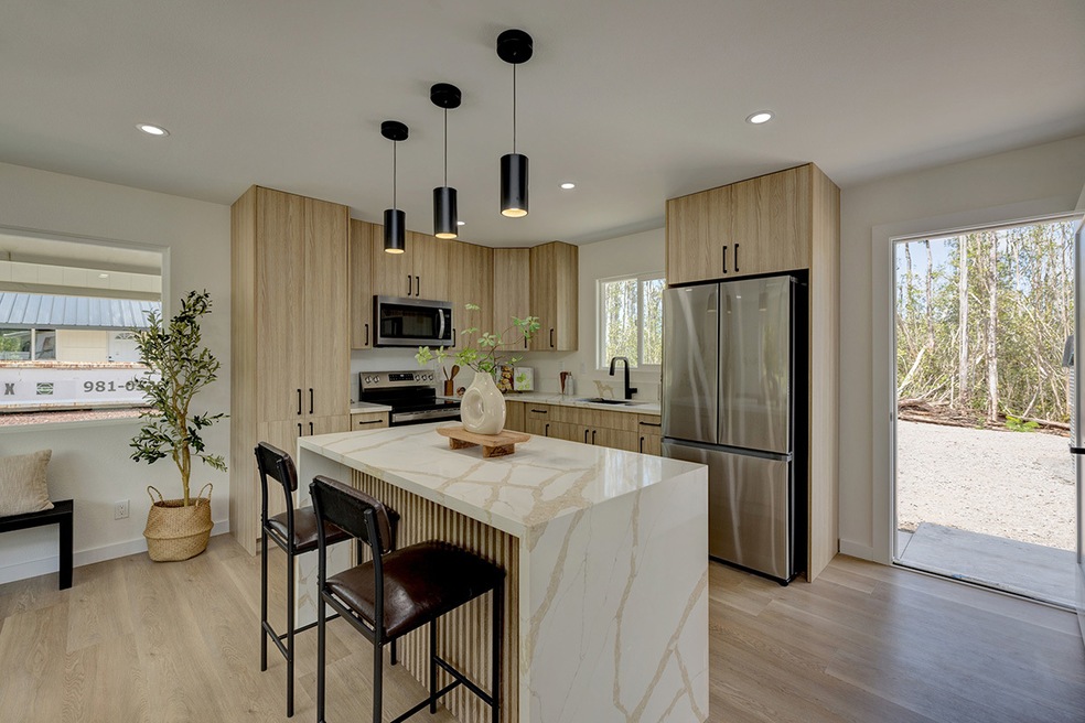 Under Contract $320,000