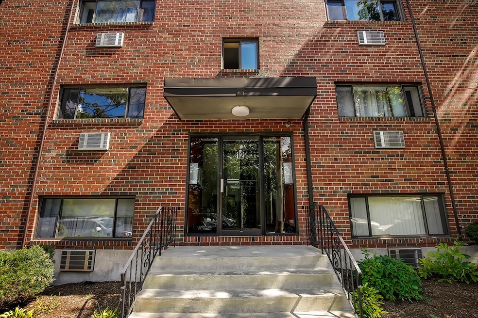 12 Riverside St unit 3-1, Watertown, MA 02472 - photo 1