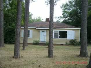 1710 W Whitney Ave, Albany, GA 31707 - photo 1