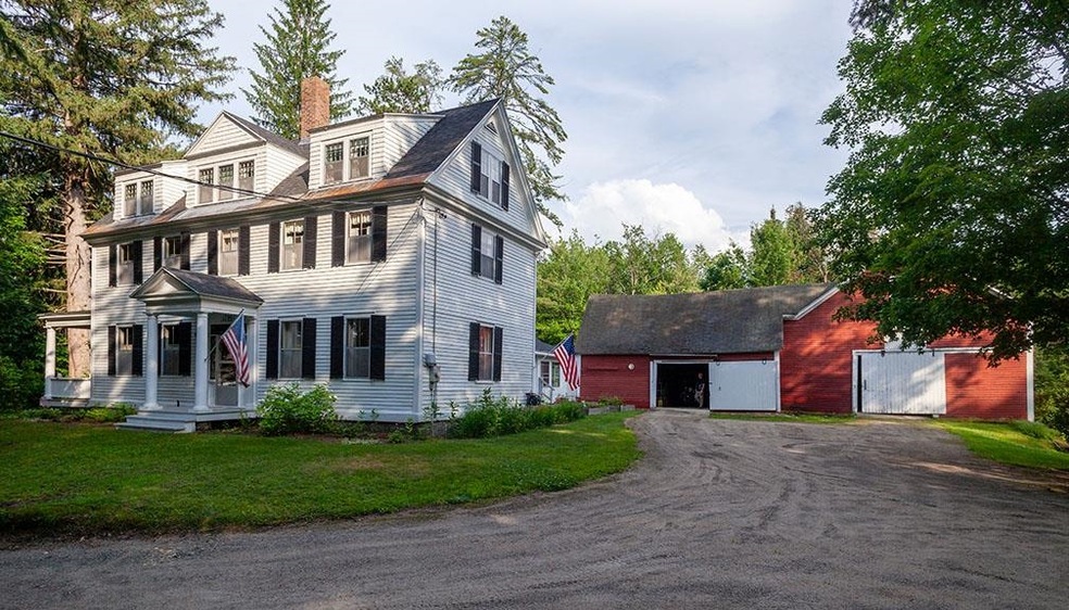 90 Elm St, Lancaster, NH 03584 - photo 1