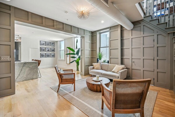 Gorgeous Executive Condo