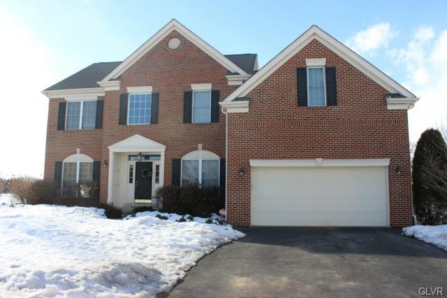 5347 Greenbriar Dr, Bethlehem, PA 18017 - photo 1