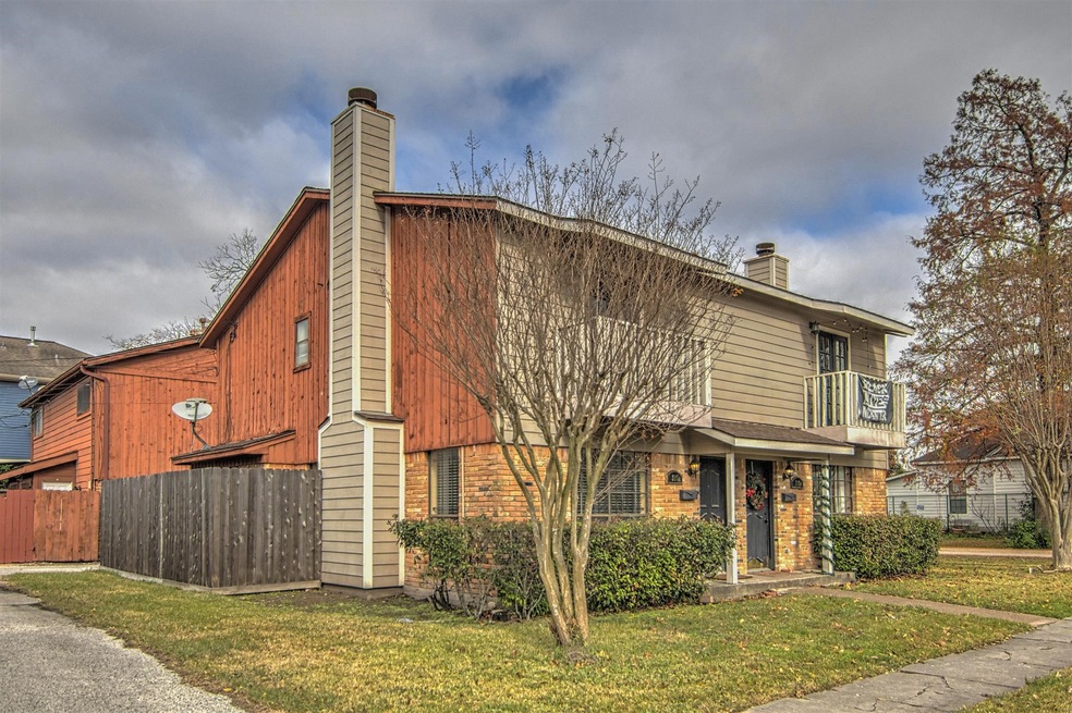 315 E 10th St unit A, Houston, TX 77008 - photo 1