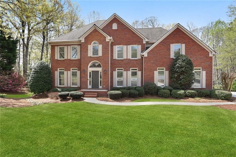 Great Location in Berkeley Lake- quiet Cul De Sac 
