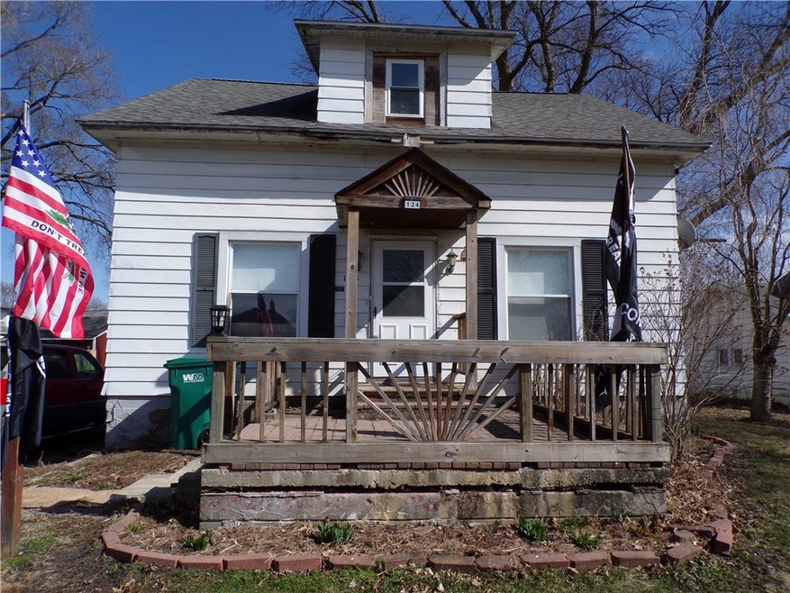 124 S High St, Lovington, IL 61937