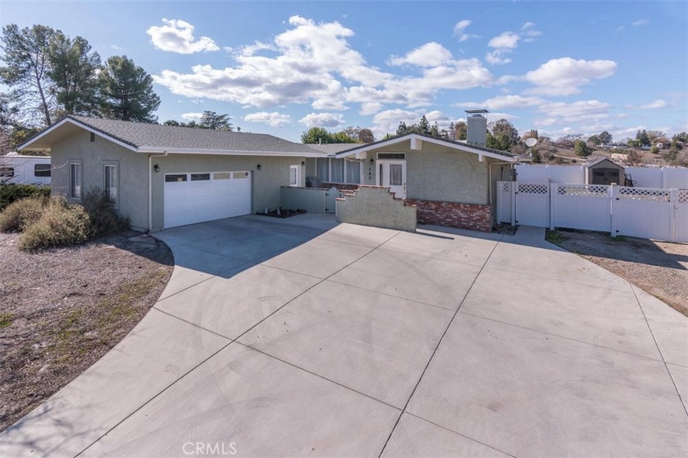 743 Rolling Hills Rd, Paso Robles, CA 93446 - photo 1