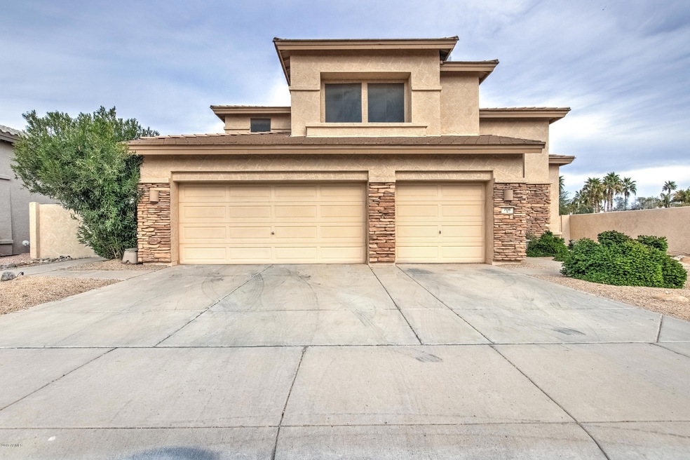 708 W Indigo Dr-1