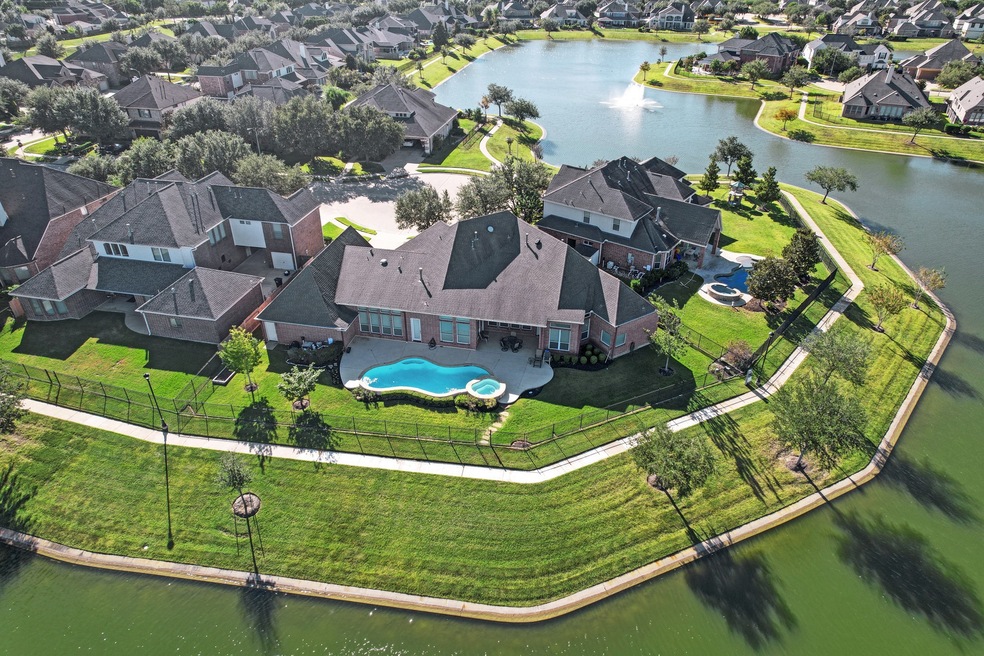 8614 Royal Cape Ct, Houston, TX 77095 - photo 1