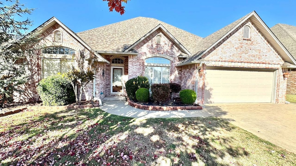 1205 Stonegate Ln, McAlester, OK 74501 - photo 1