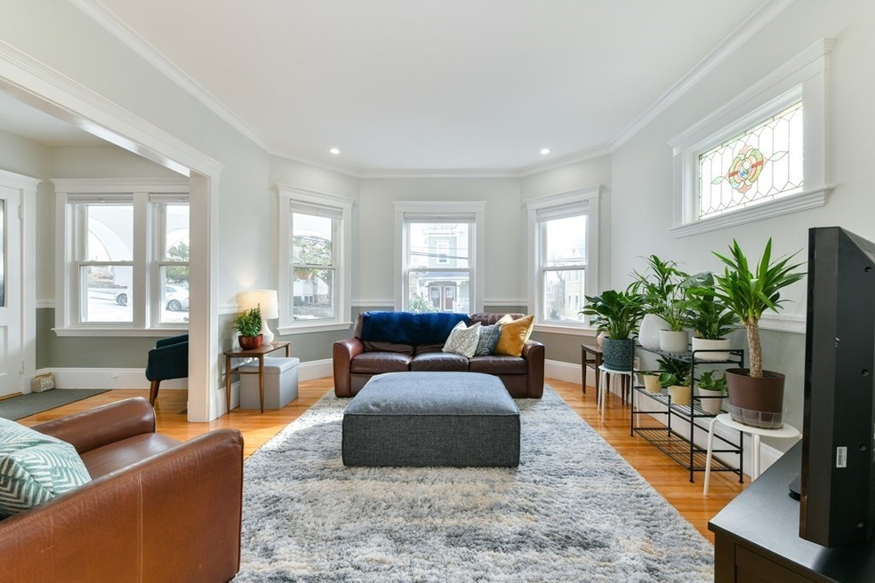 Sold $800,000 • Co-Listing Agent