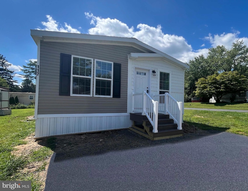 117 Concord Dr, Hereford, PA 18056 - photo 1