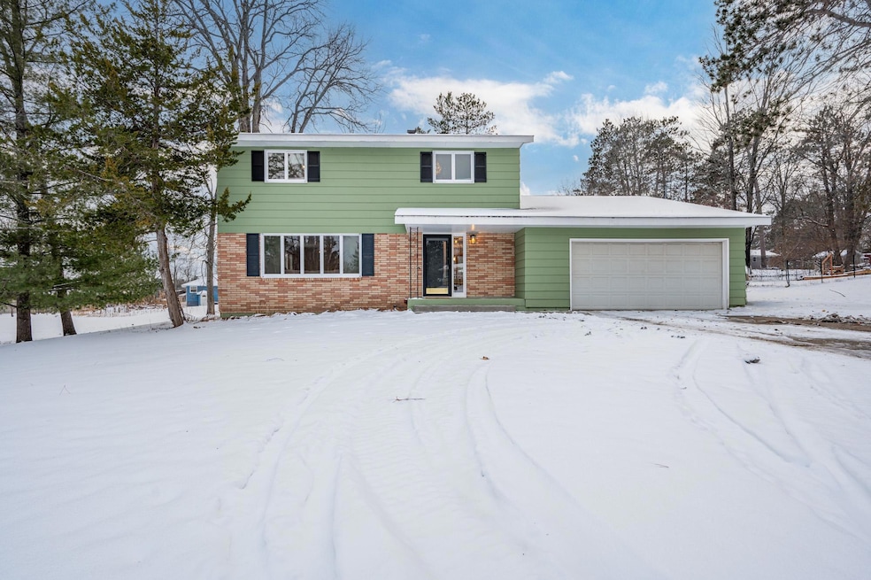 2004 Oak St, Grand Rapids, MN 55744 - photo 1