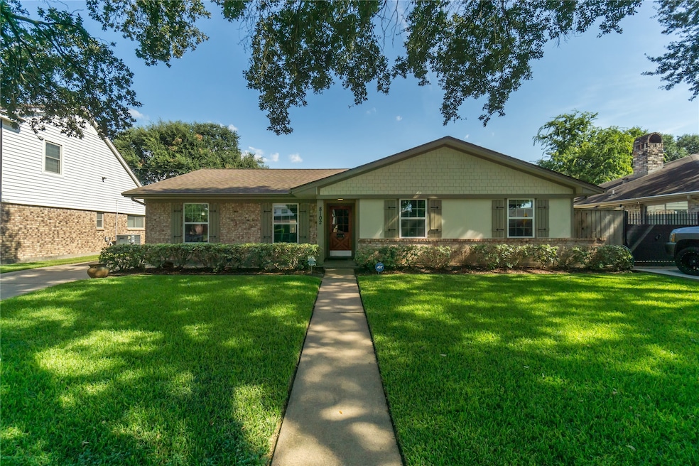 8102 Hazen St, Houston, TX 77036 - photo 1