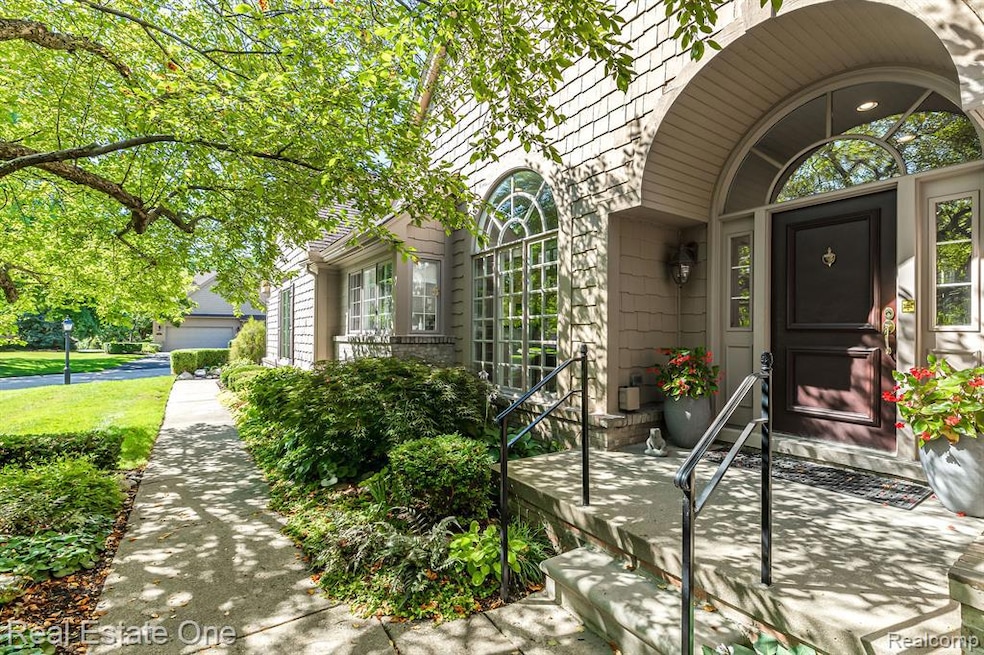 506 Cambridge Way, Bloomfield Hills, MI 48304 - photo 1