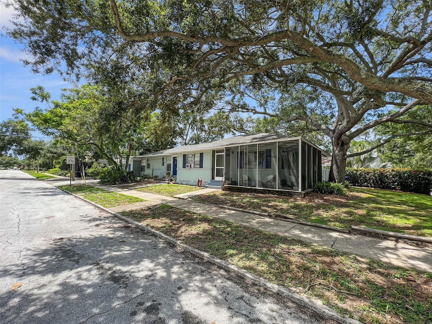 1045 11th Ave N, Saint Petersburg, FL 33705 - photo 1