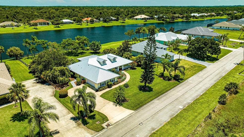 1516 Eagles Cir, Sebastian, FL 32958 - photo 1