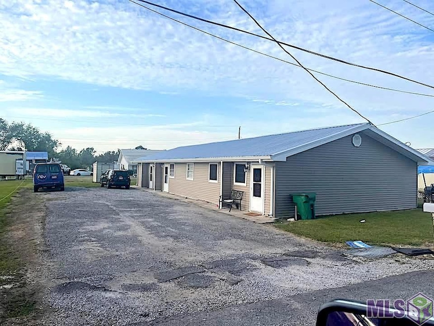 192 W 64th St, Cut Off, LA 70345 - photo 1