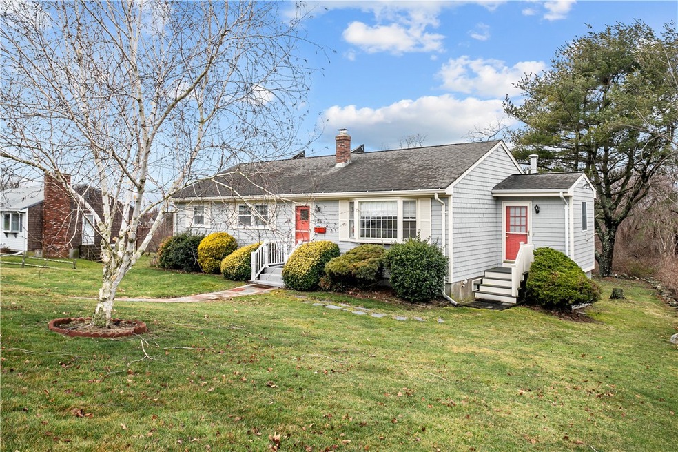 26 Pocahontas Dr, Middletown, RI 02842 - photo 1
