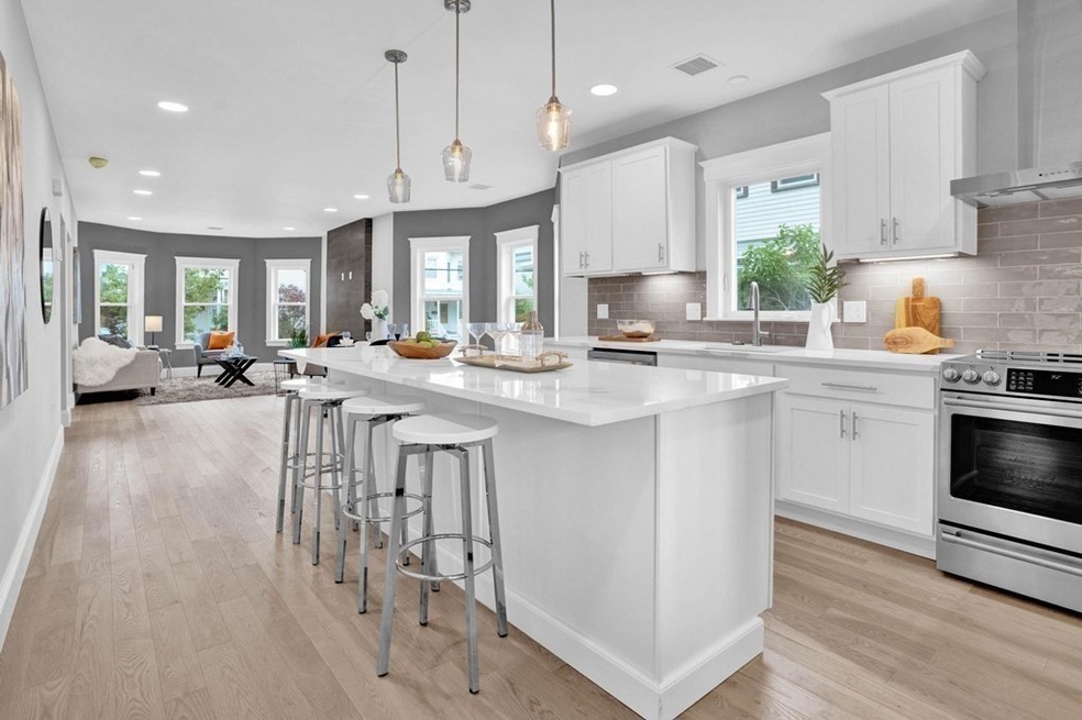 Sold $930,000 • Co-Listing Agent