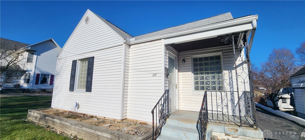 217 E Hillcrest Ave, Dayton, OH 45405 - photo 1