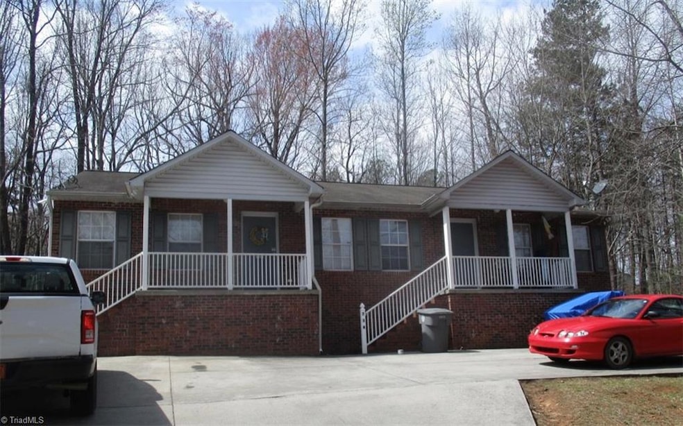 734 Breeze Hill Rd, Asheboro, NC 27203 - photo 1