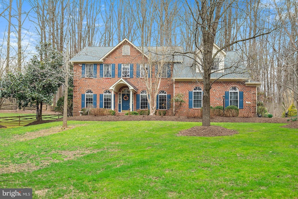 5736 Old Forest Ln, Warrenton, VA 20187 - photo 1
