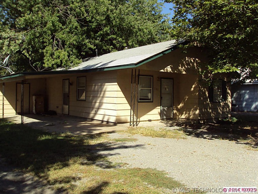 316 N Whitaker St, Pryor, OK 74361 - photo 1