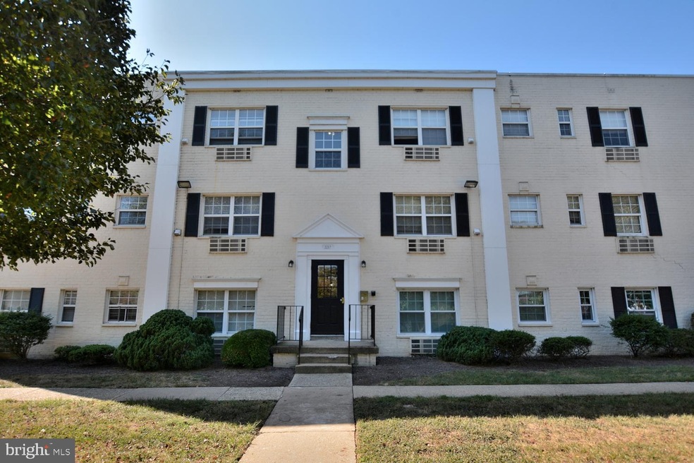 2237 Farrington Ave unit 102, Alexandria, VA 22303 - photo 1