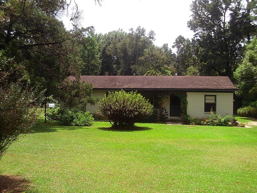 346 Twin Acres Dr, Thomasville, GA 31757 - photo 1