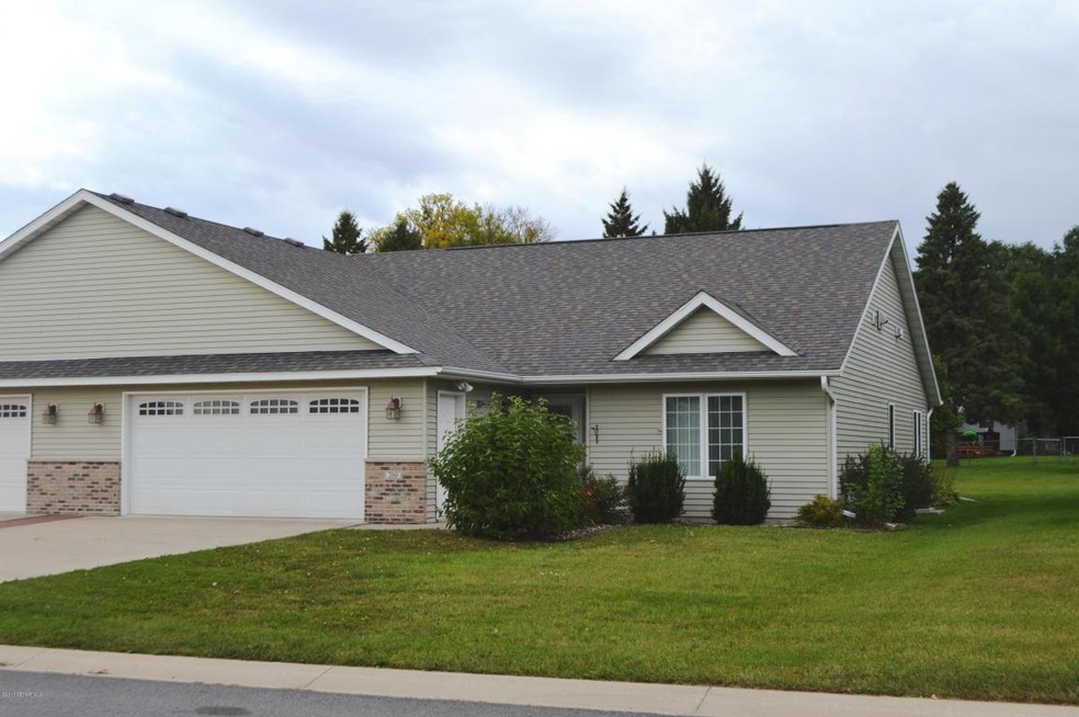 260 3rd Ave SE, Plainview