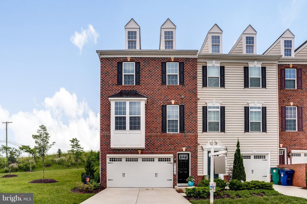 910 Magnolia Blossom Ct, Sykesville, MD 21784 - photo 1