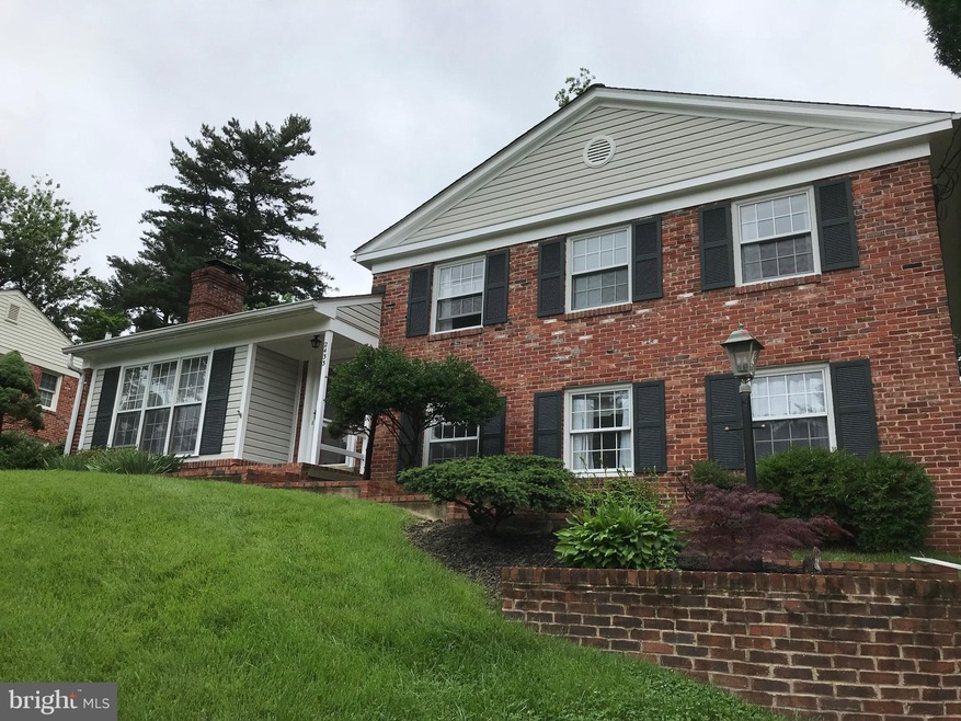 2433 Lexington Rd, Falls Church, VA 22043 - photo 1