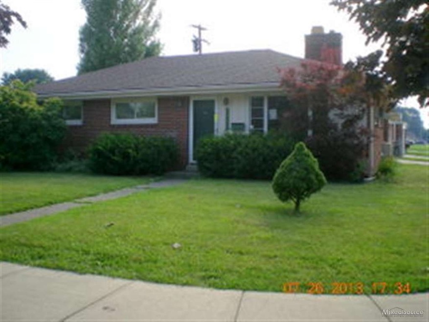 26767 Dale St, Roseville, MI 48066 - photo 1