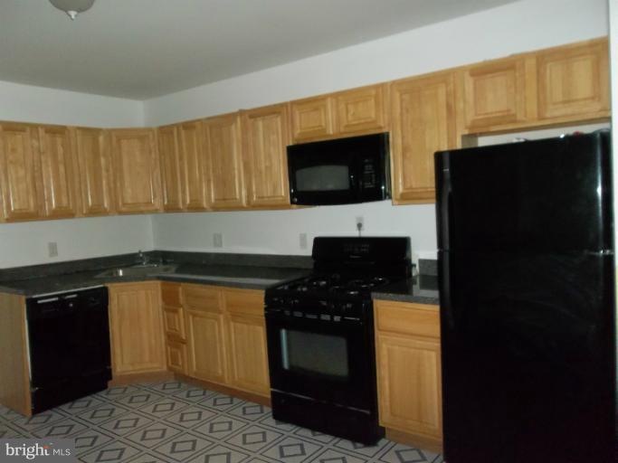 2516 E Monument St, Baltimore, MD 21205 - photo 1