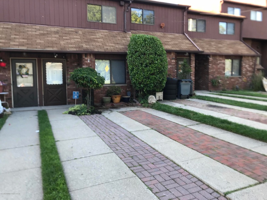 1003 W Fingerboard Rd unit 294, Staten Island, NY 10304 - photo 1