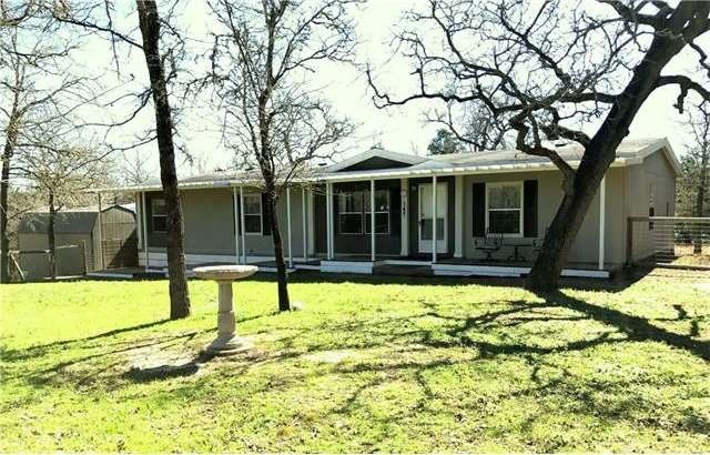 Enjoy nature and lake living in this nicely cared 