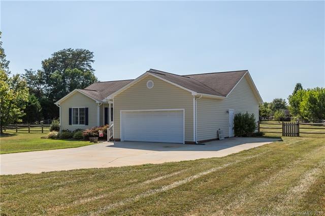 105 Rock Island Dr, Statesville, NC 28625 - photo 1