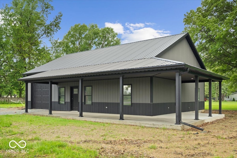 8237 County Road 100 E, Pendleton, IN 46064 - photo 1