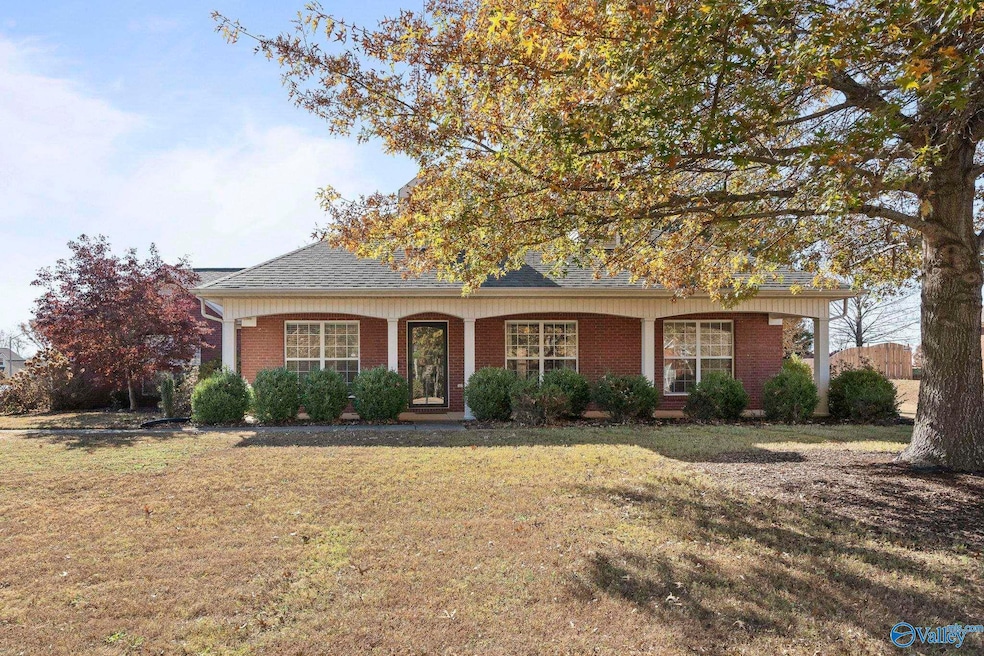 122 Wyeth Dr, Harvest, AL 35749 - photo 1