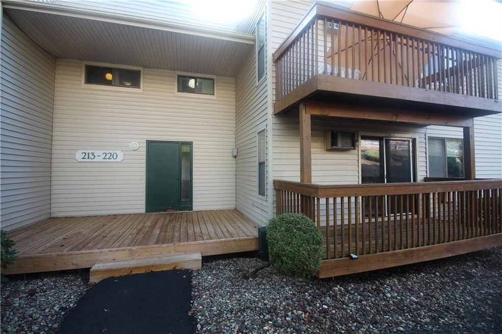 213 Woodland Dr unit 213, Cromwell, CT 06416 - photo 1