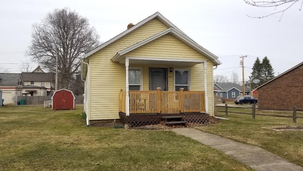 117 W Chestnut St, New Carlisle, IN 46552 - photo 1