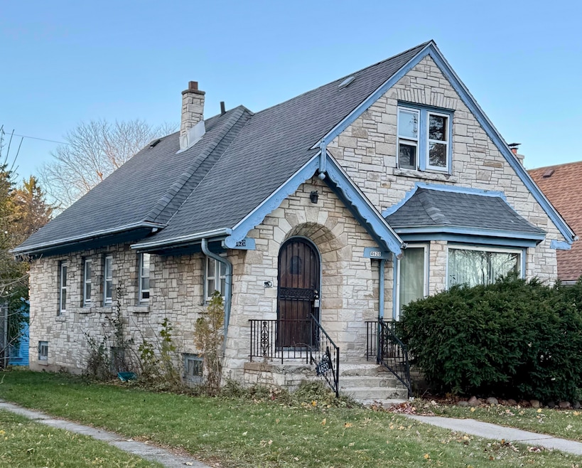 4620 W Keefe Ave, Milwaukee, WI 53216 - photo 1