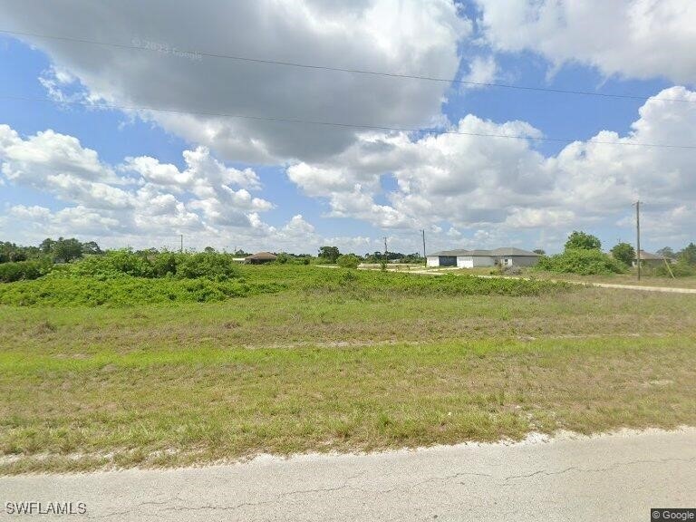 View of local wilderness with a rural view
