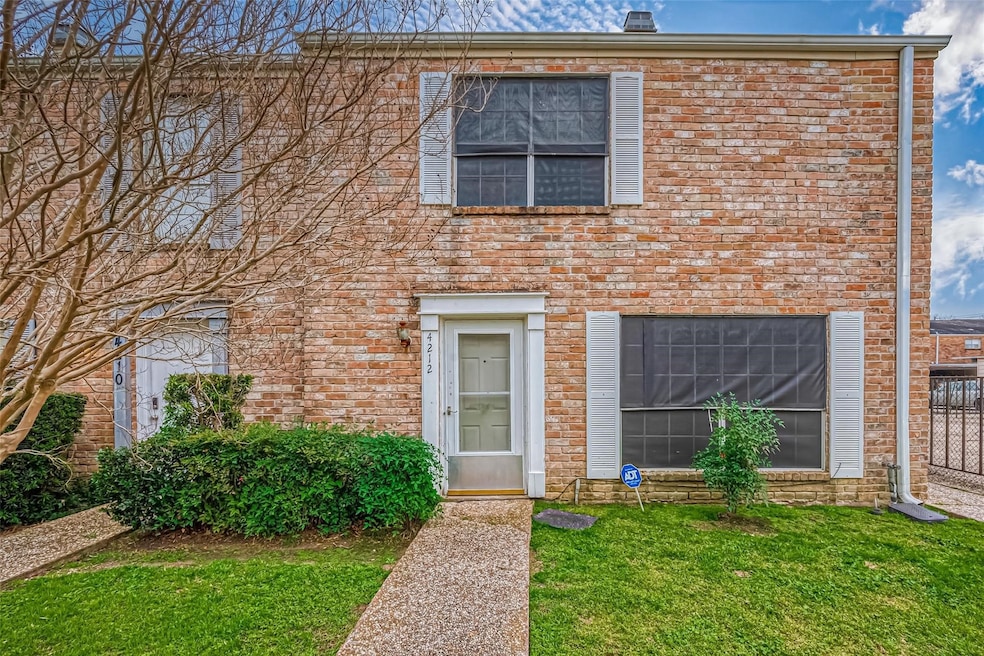 For Rent $1,300/month