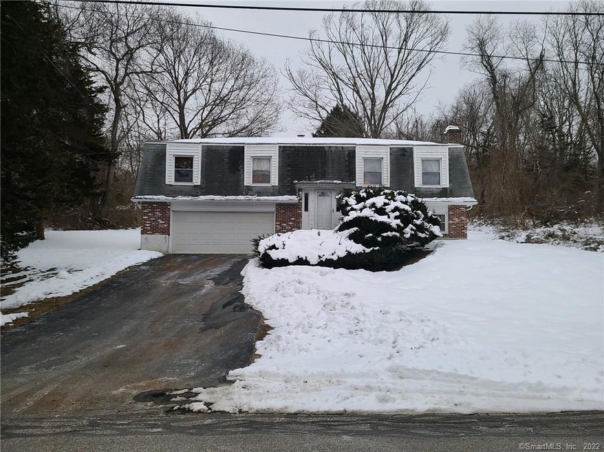 9 Woodridge Cir, Gales Ferry, CT 06335 - photo 1