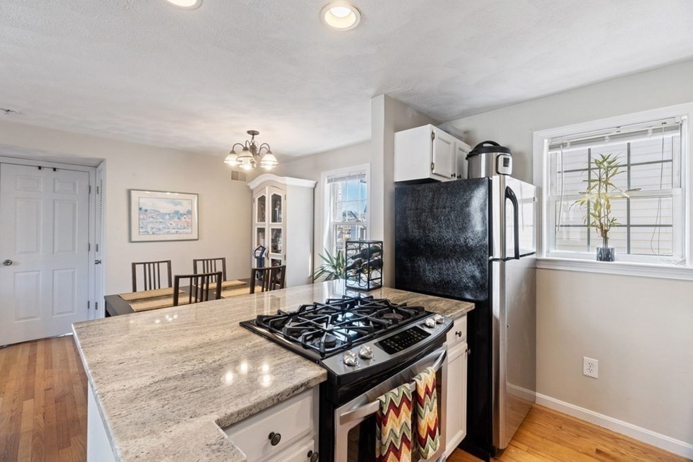 39 Middle St unit 2, Boston, MA 02127 - photo 1